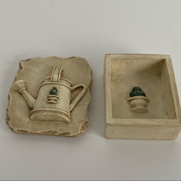 Trinket Box Gardening theme Hen Feathers watering can beige container floral - Picture 8 of 11